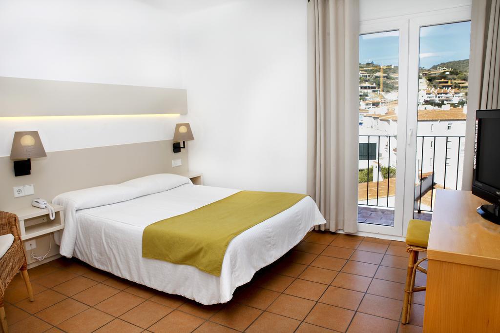 Hotel Ubaldo Cadaques Ruang foto